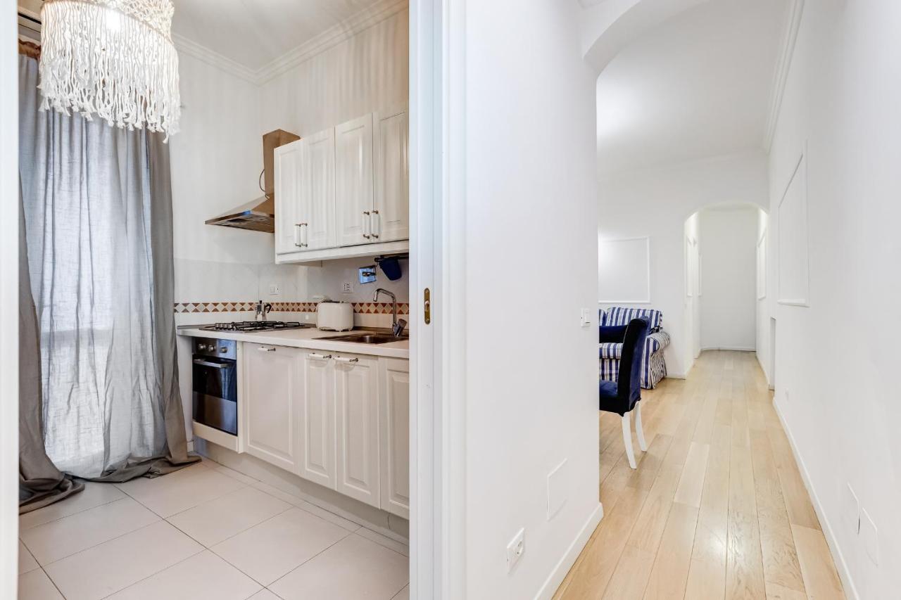 Trevi Fountain Modern Appartement