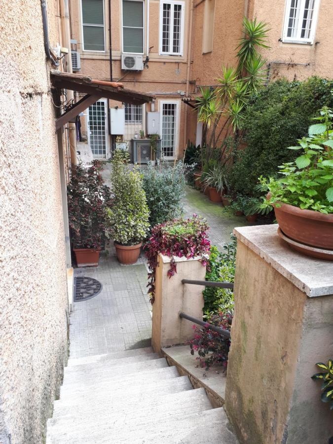 Tra Gianicolo E Trastevere Bed & Breakfast *