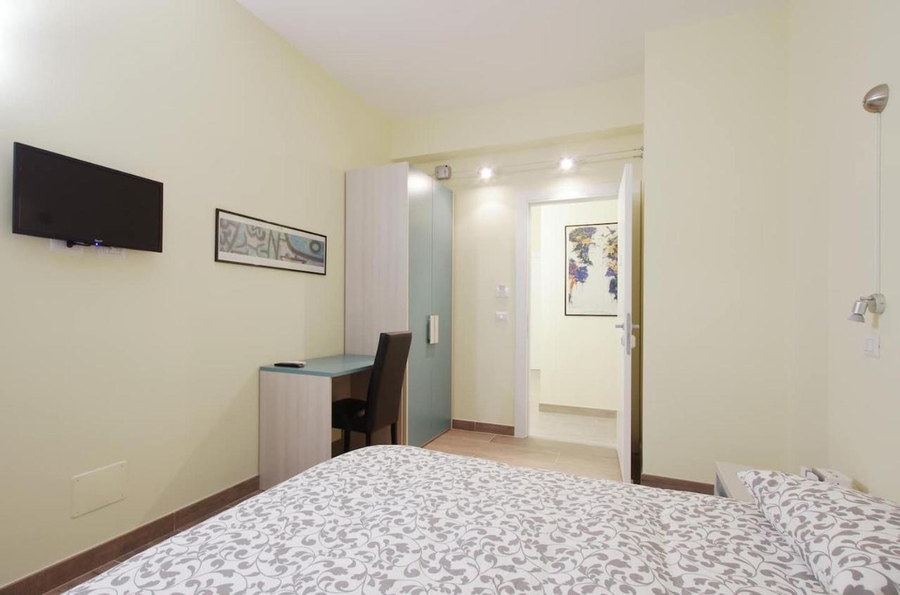 Homesuitehome Guest house