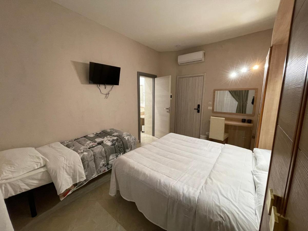 Guest house S.p.q.r. *