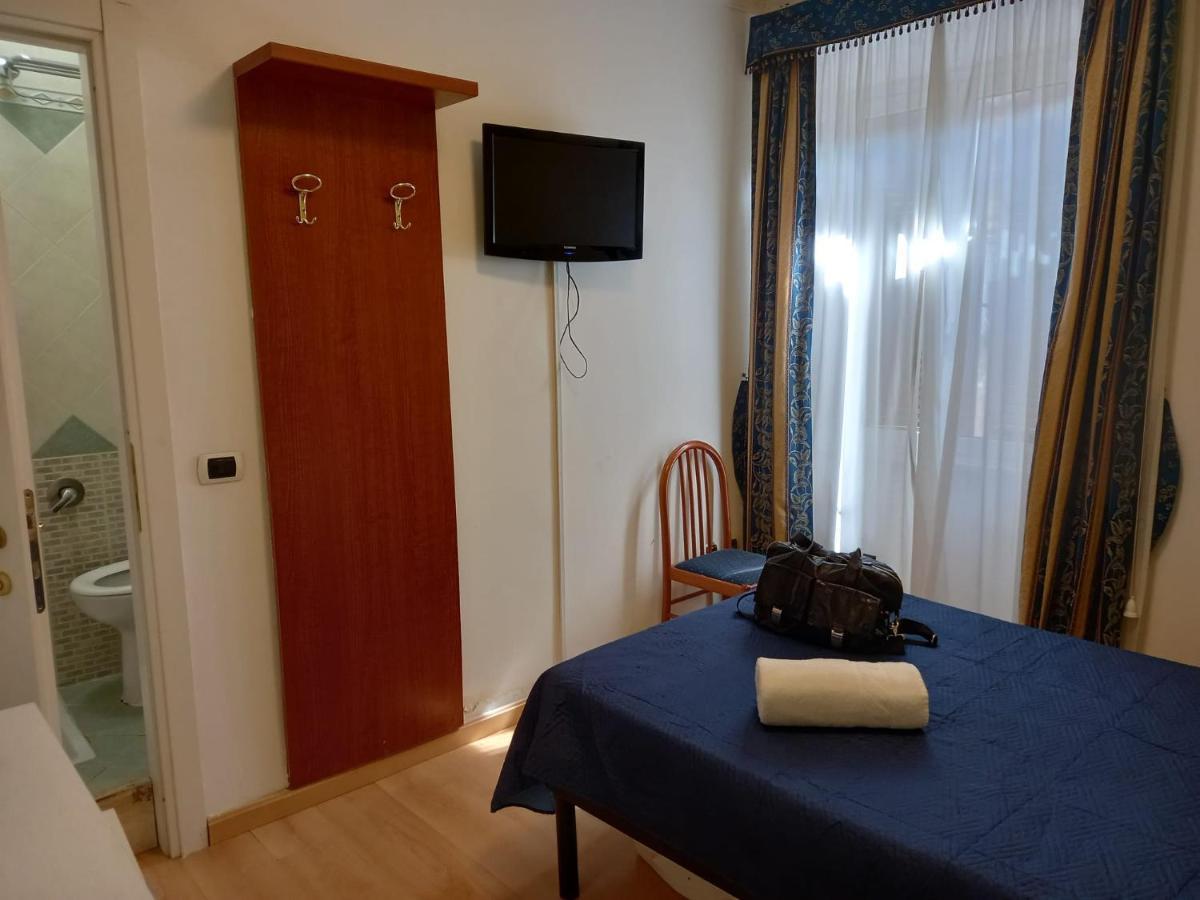 La Casa Dell'arte Guest house 2*