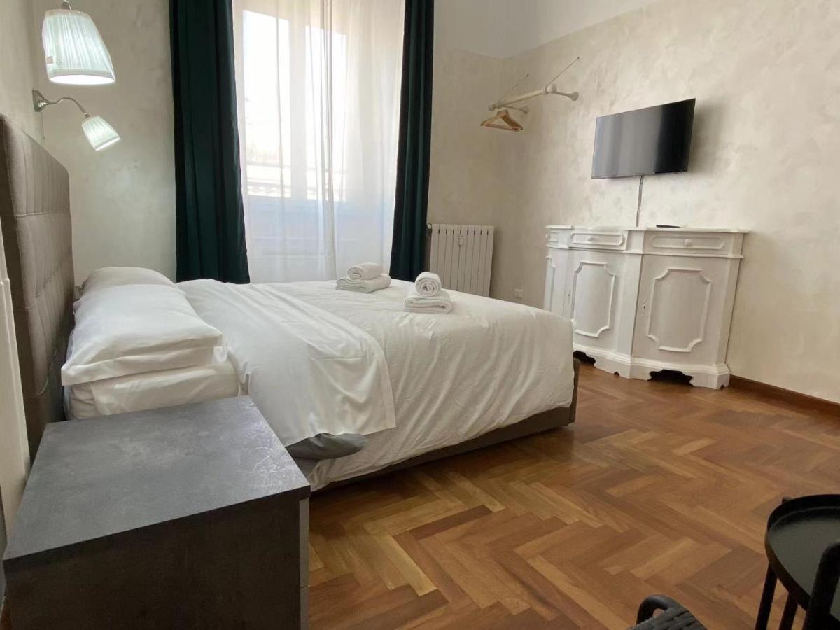 Cavour 44616 Rome