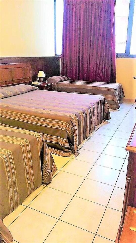 Cinecitta Hotel 3*