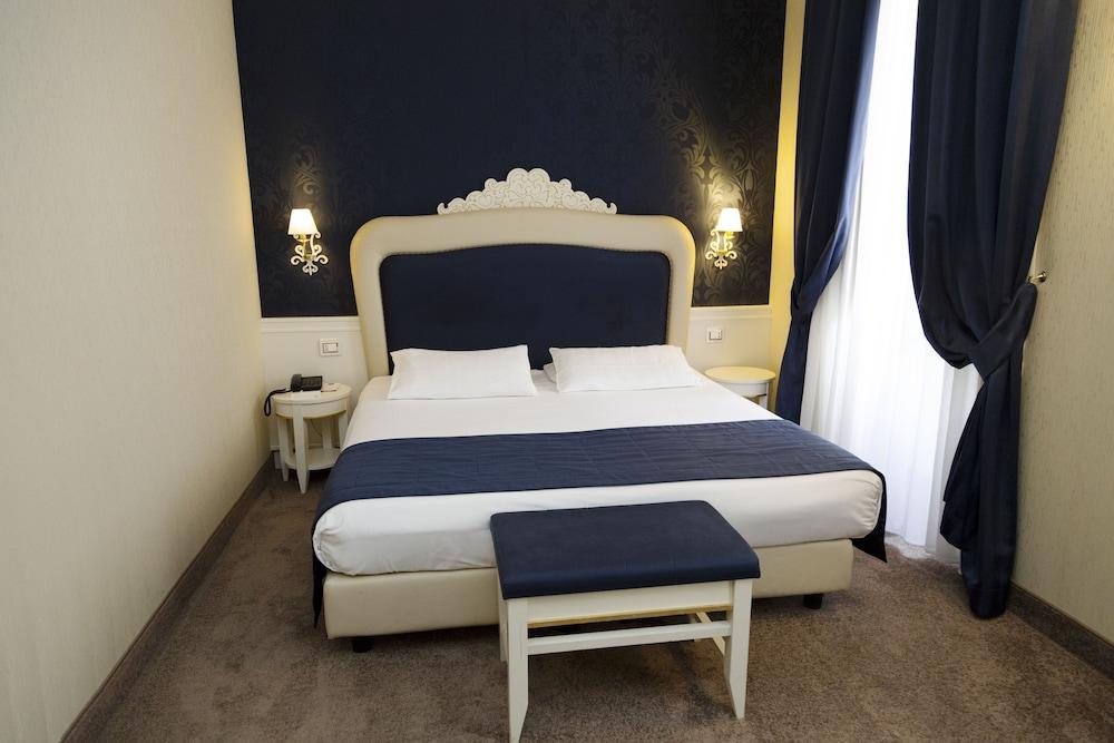Hotel Leonardo Boutique Monti 4*