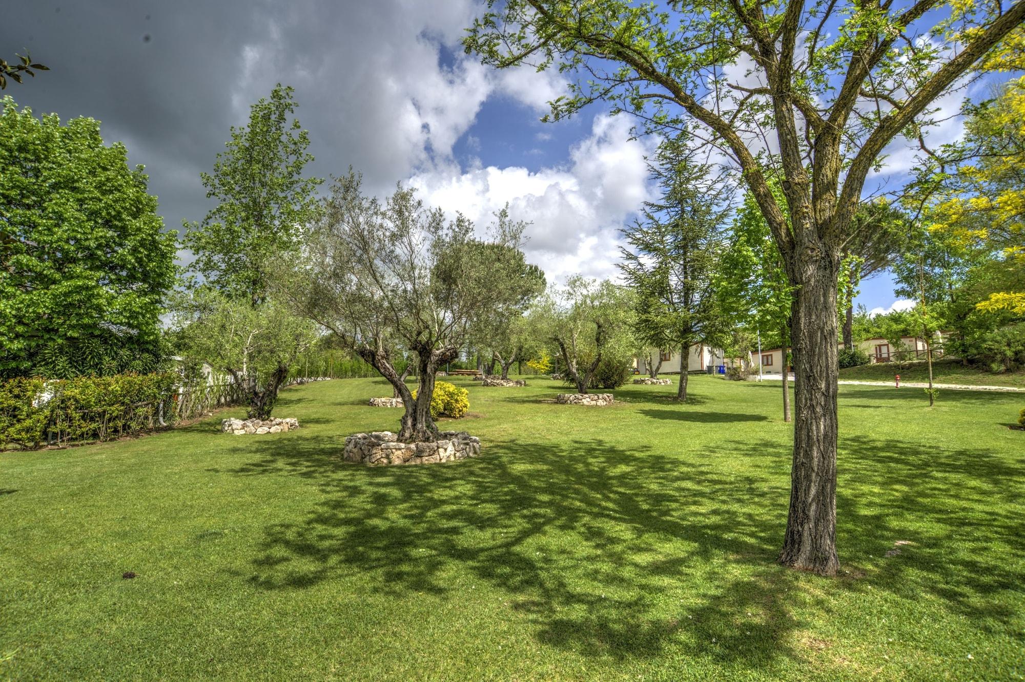 Flaminio Village Park Campeggio 4*