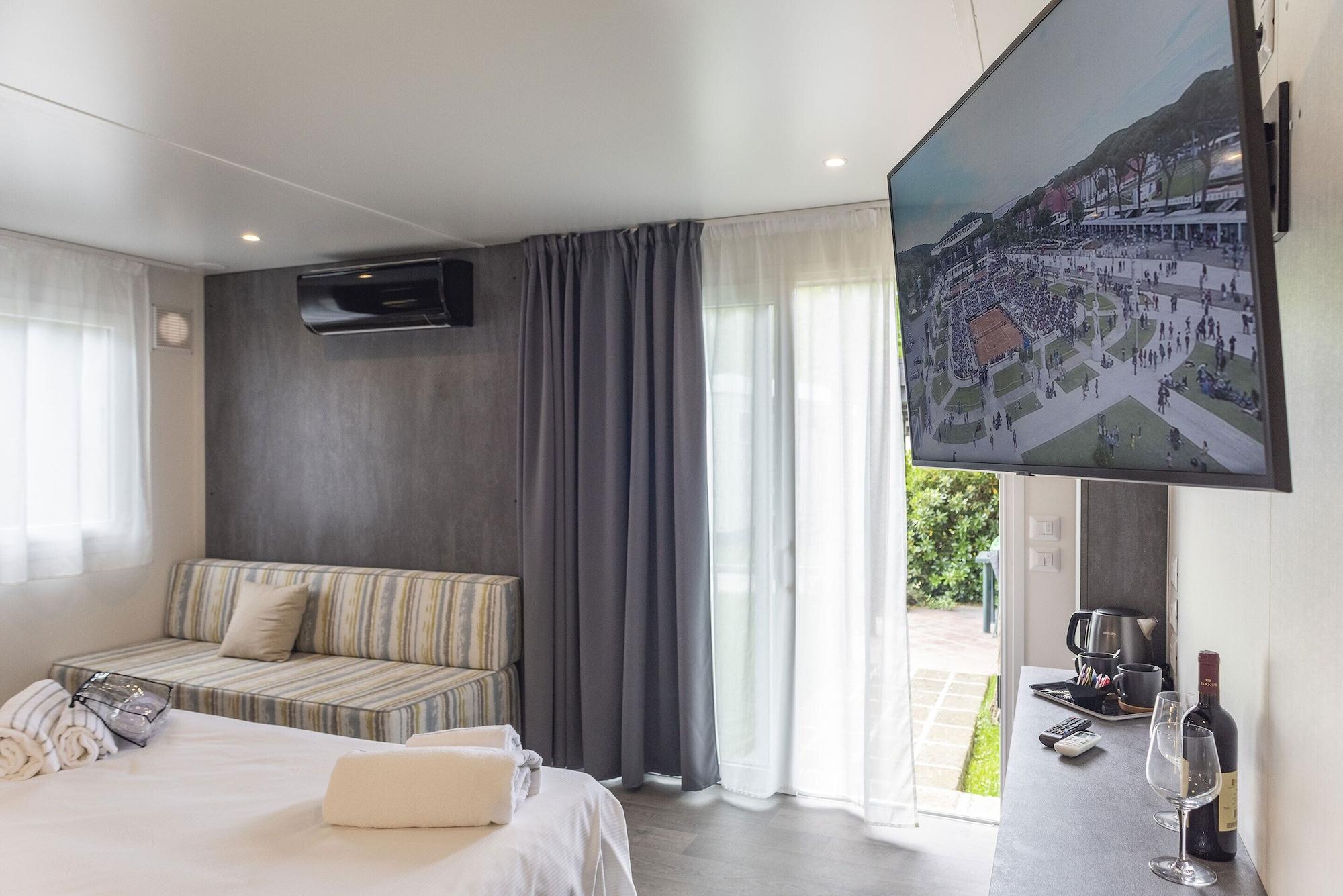 Flaminio Village Park 4*