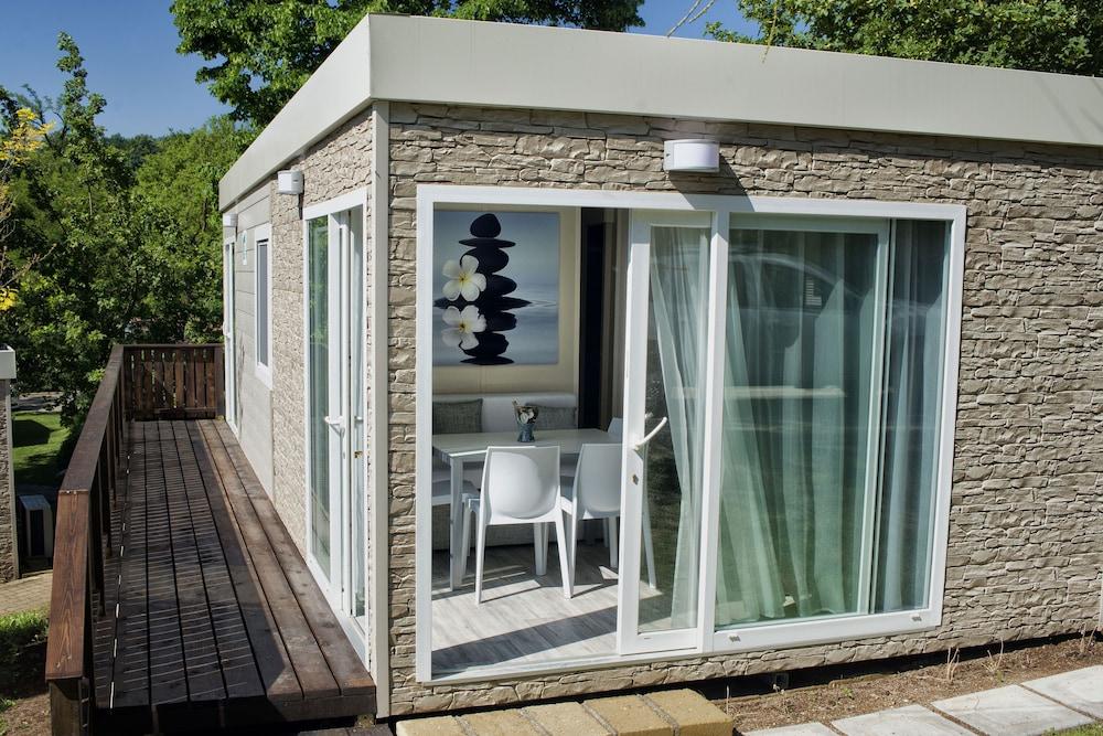 Flaminio Village Park Campeggio 4*