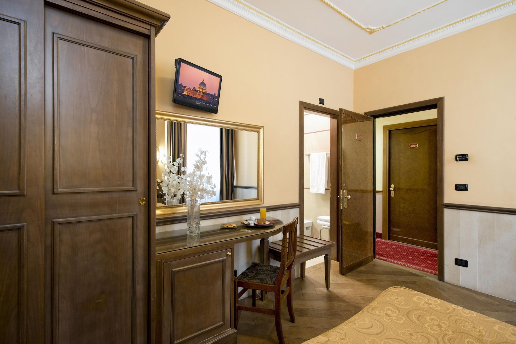Marco Polo Hotel 3*