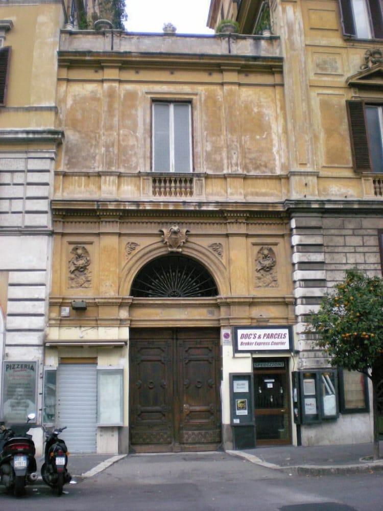 Seven Kings Relais 3* Rome