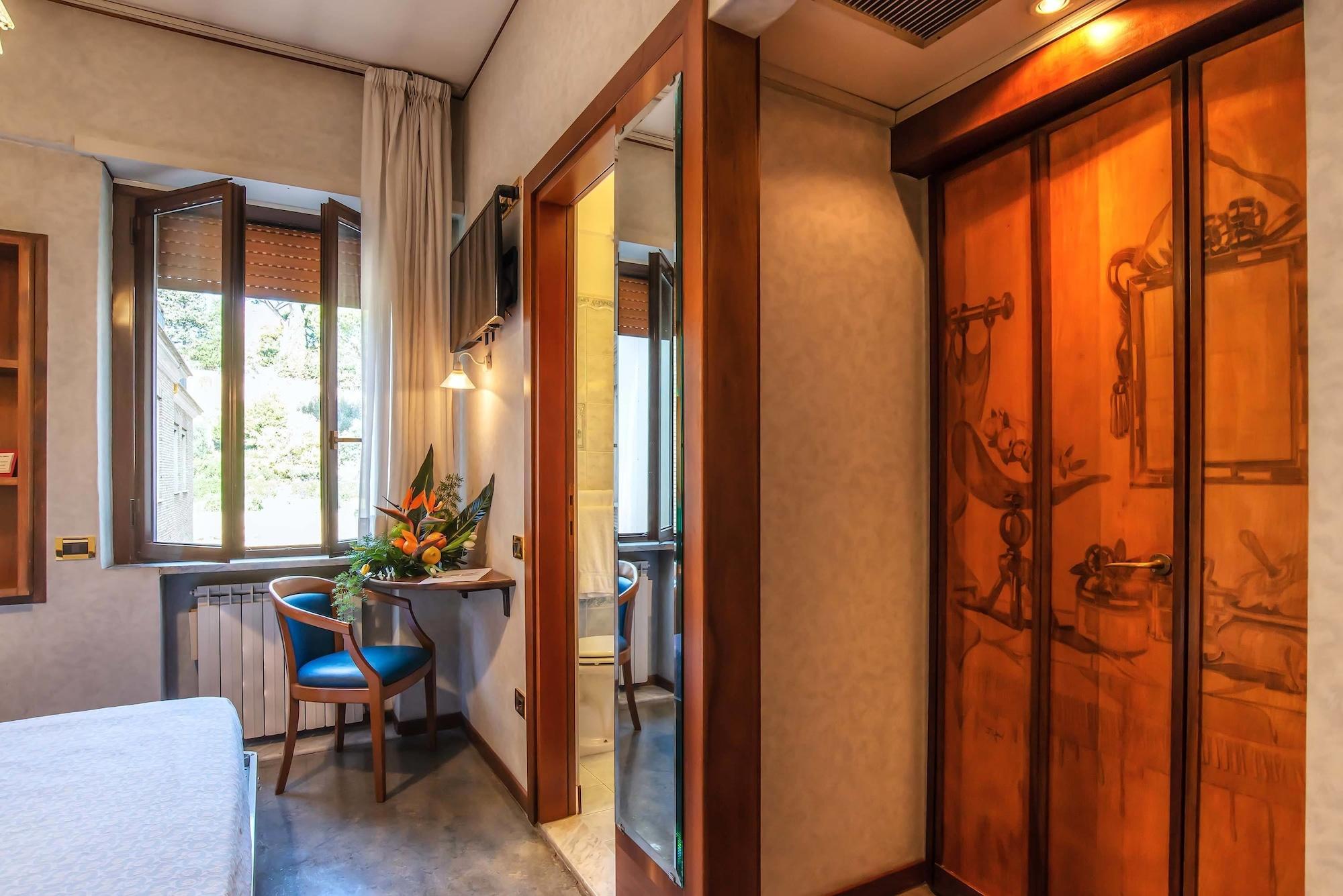 Hotel Santa Prisca Rome