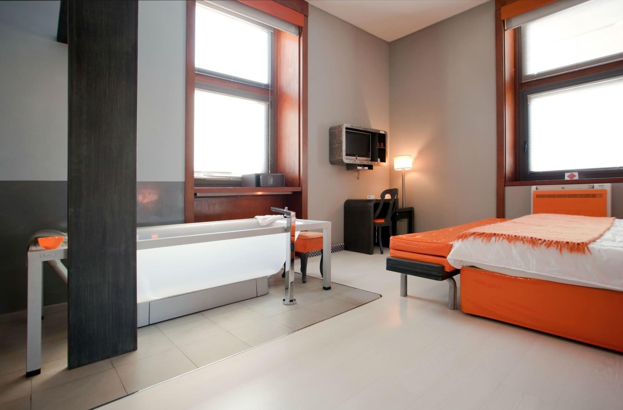 Orange 4*
