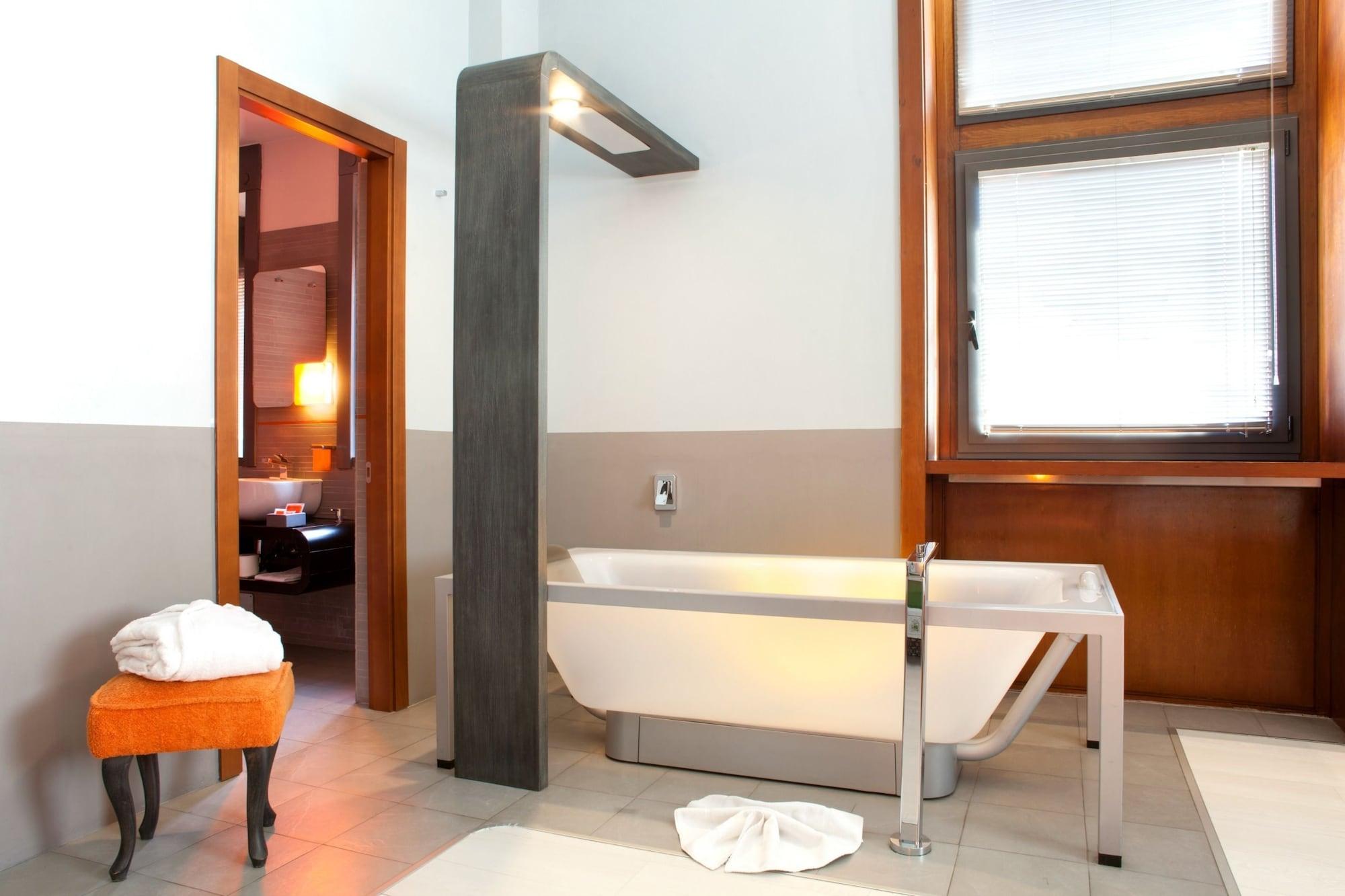 Orange 4*