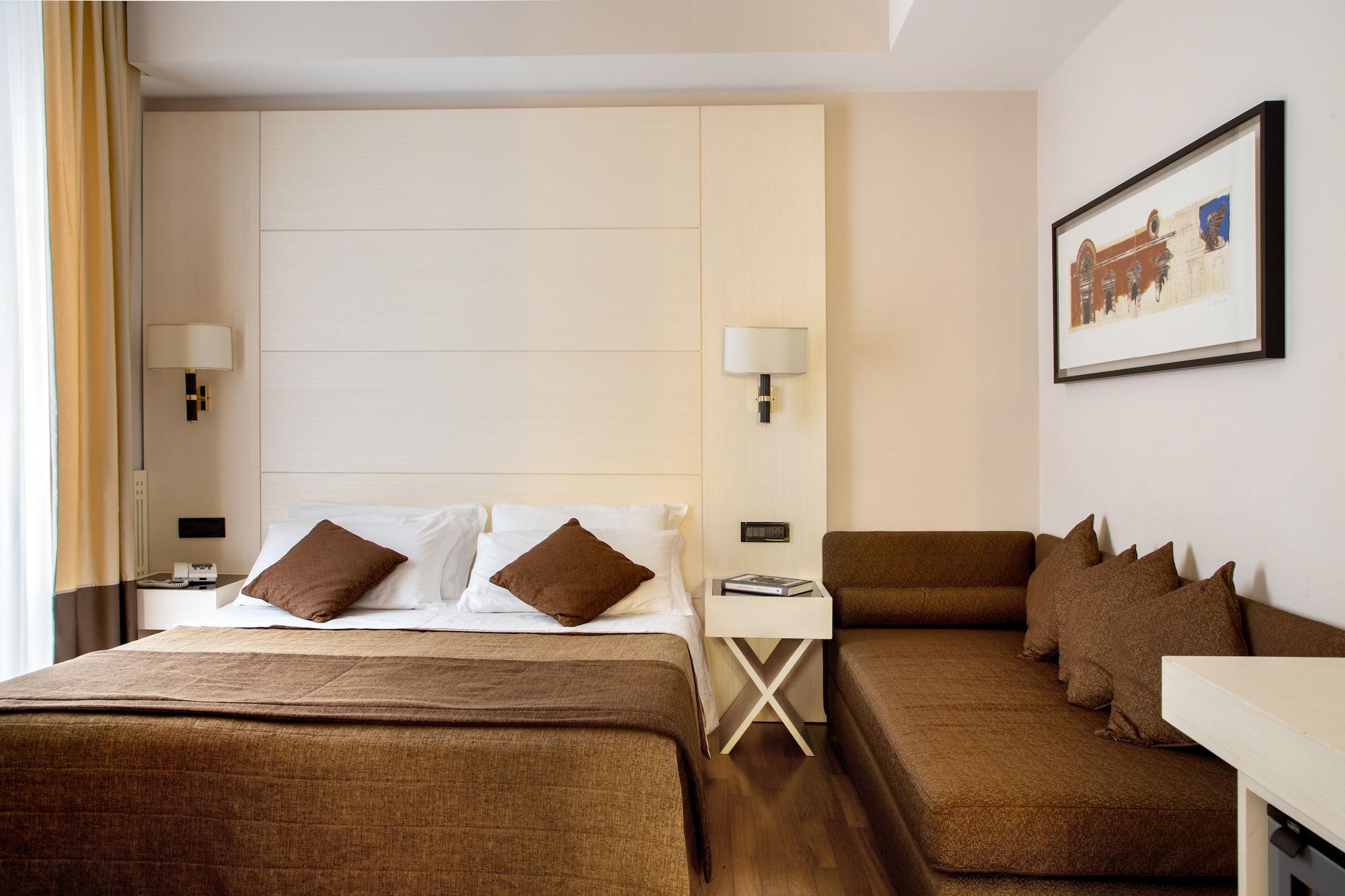 Oxford Hotel 4*