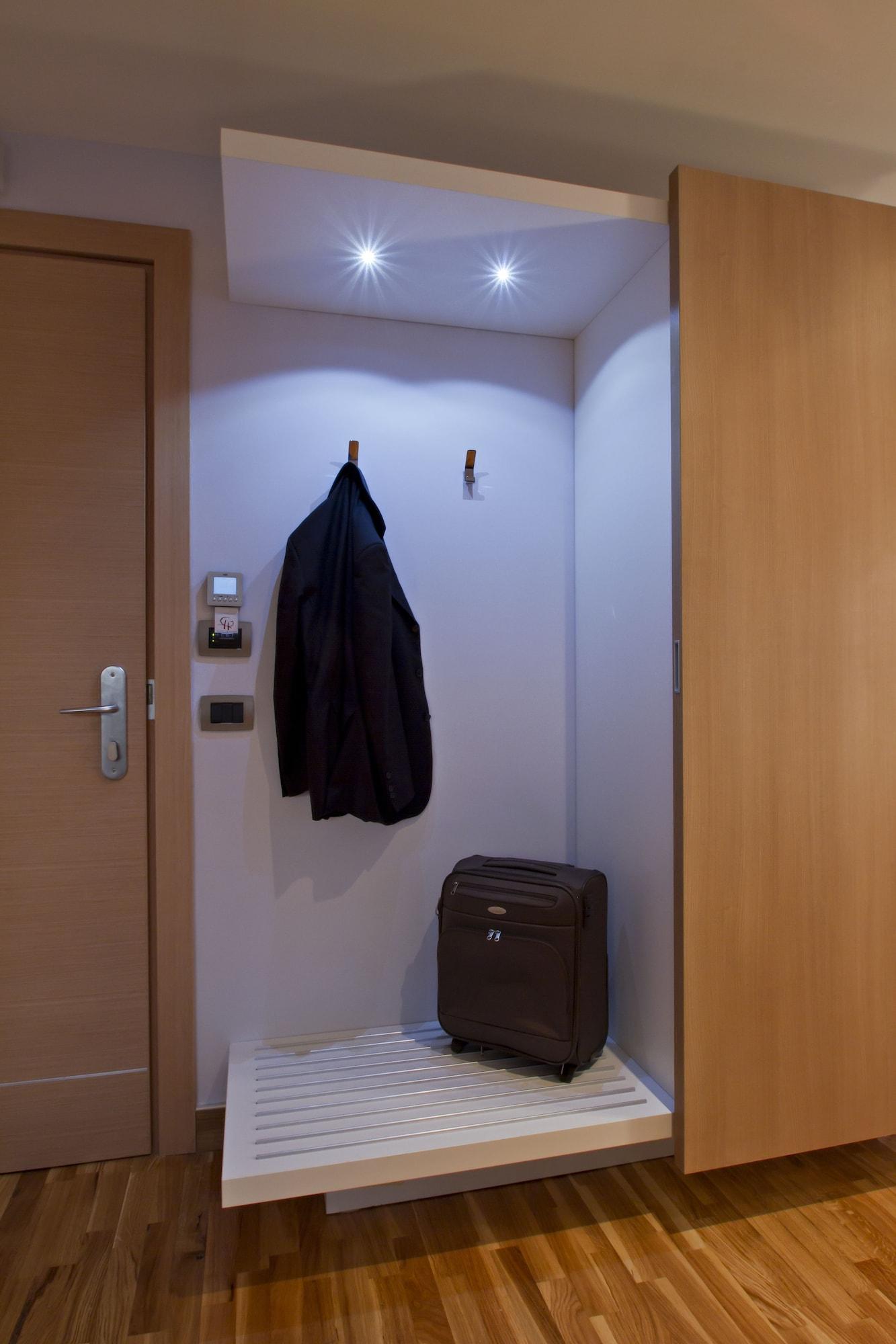 Gravina San Pietro Hotel 3*
