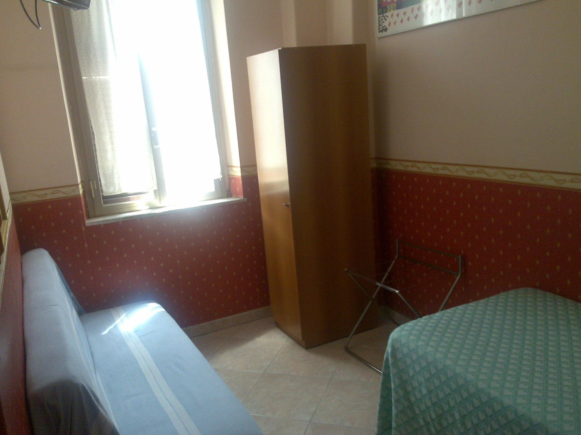 Lazzari Hotel