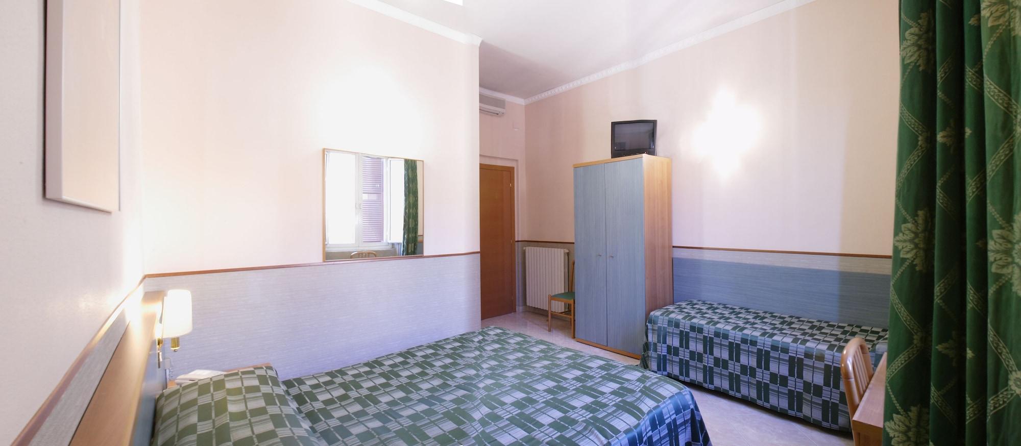 Lazzari Hotel Rome