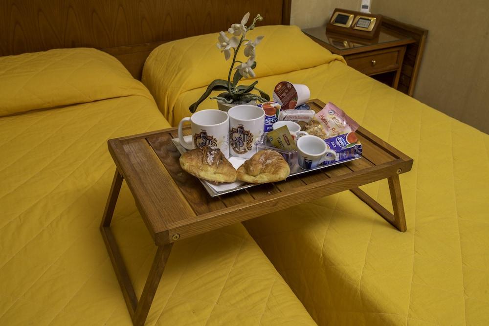Bed & Breakfast Luxury H 2000 Rome