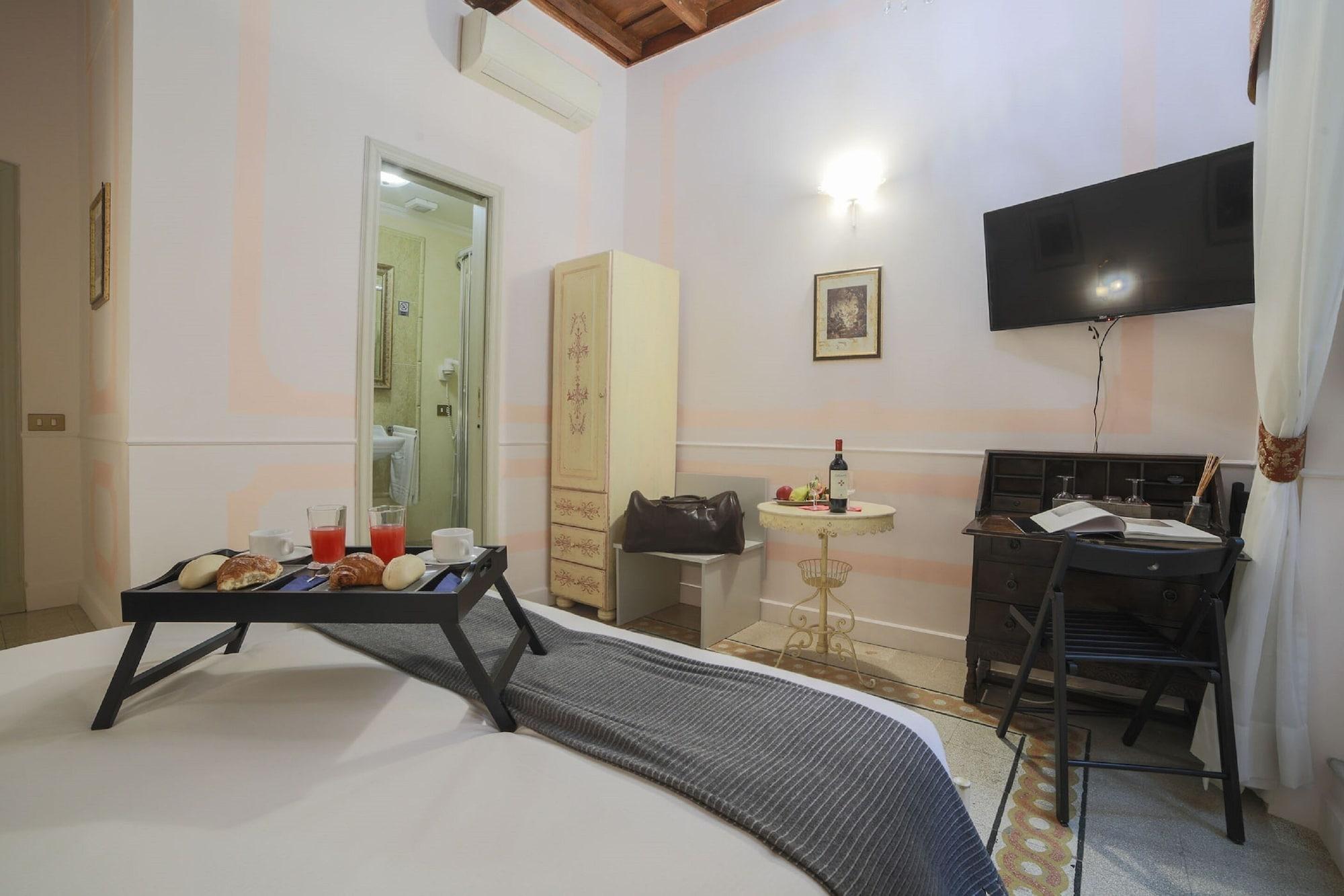 La Maison Dell'orologio Bed & Breakfast 2*