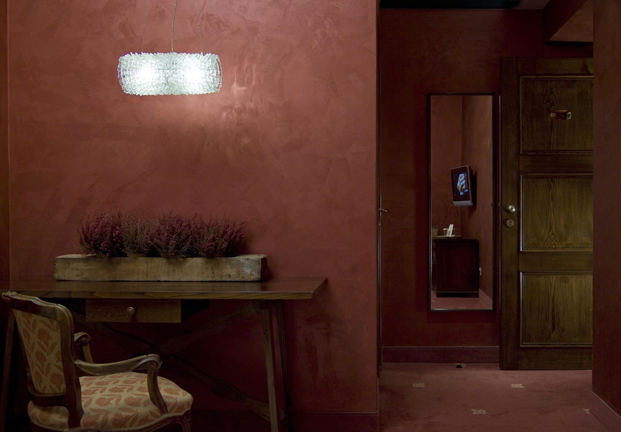 Columbia Hotel 3*