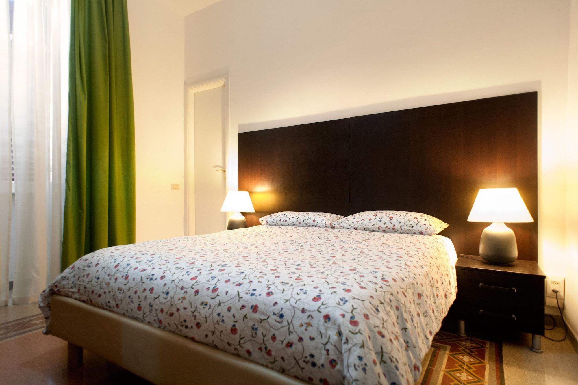 Couette-café El Dorado Colosseum 2*