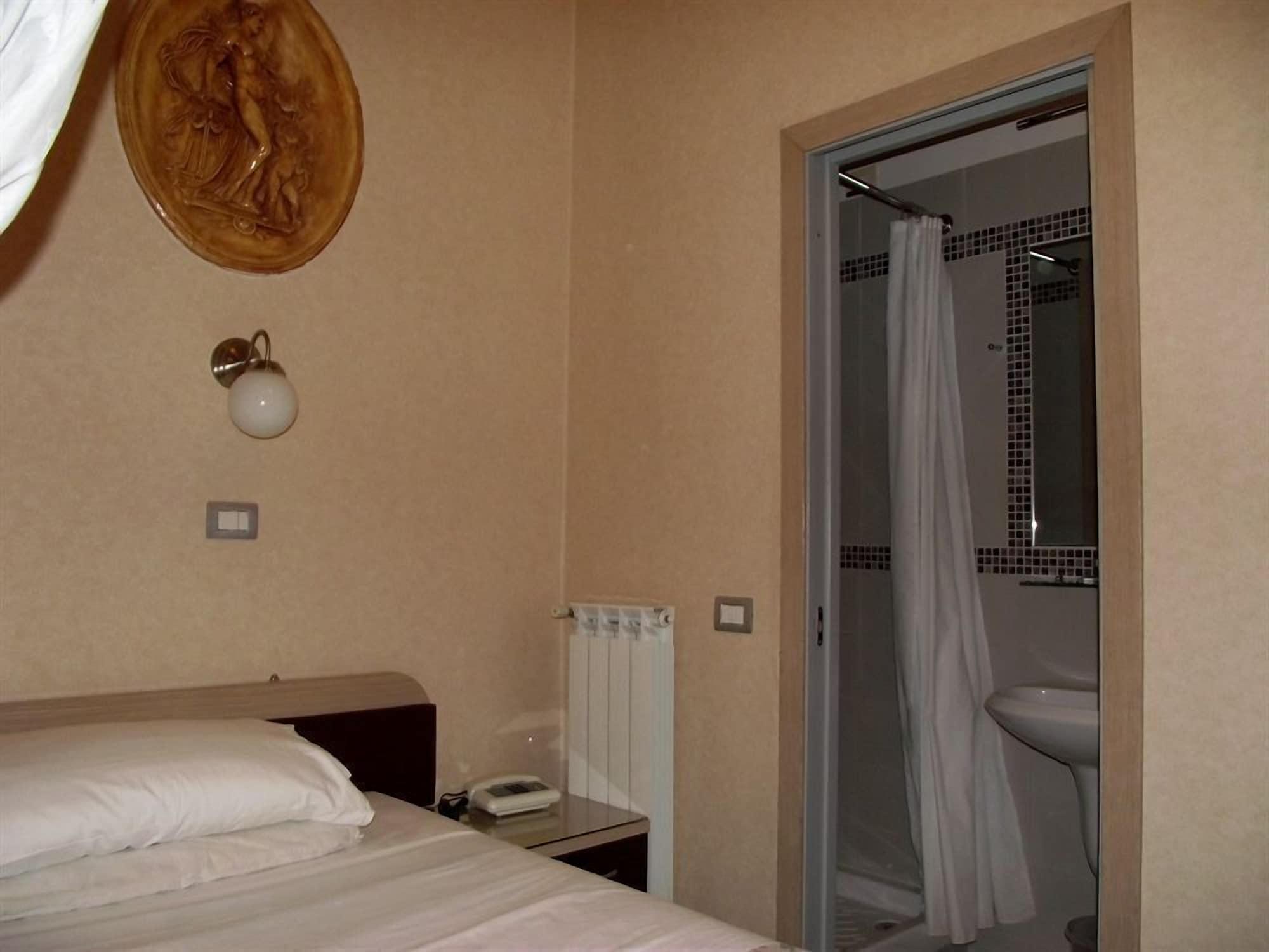 Elide Hotel 3*
