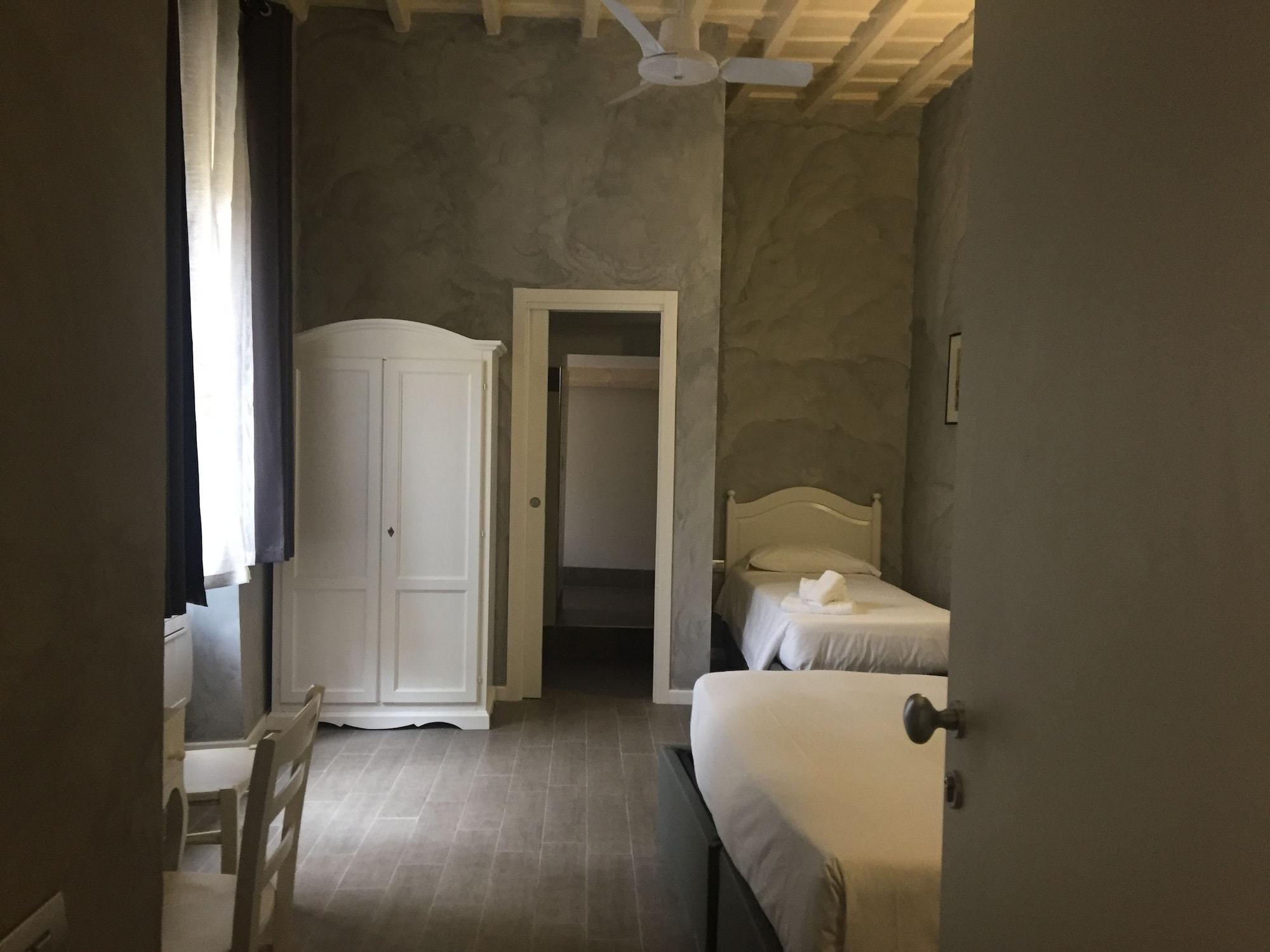 Floor Navona 2*