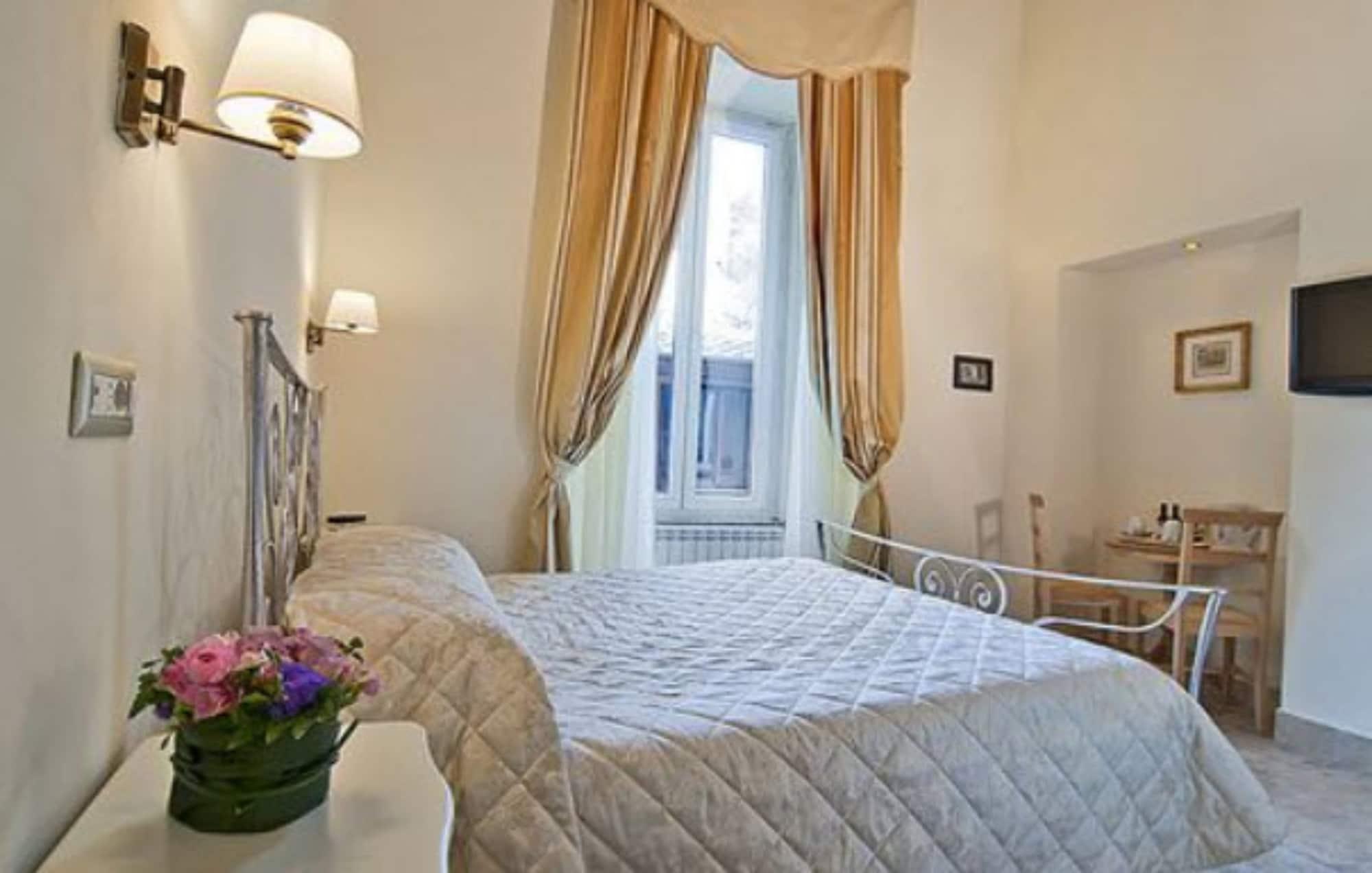 Le Clarisse Pantheon Hotel