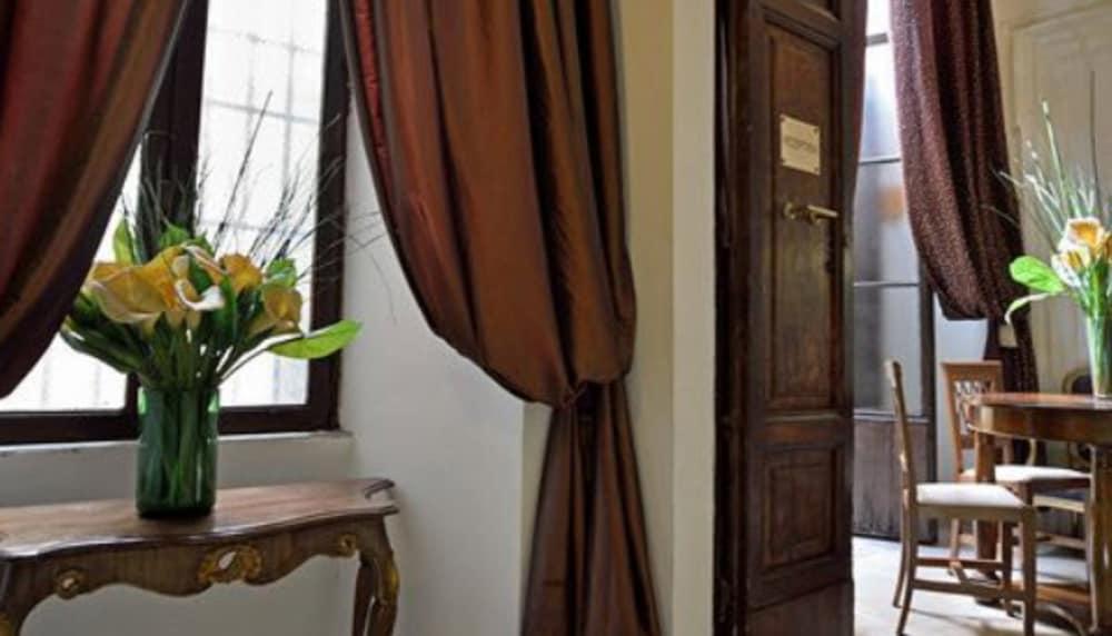 Le Clarisse Pantheon Hotel