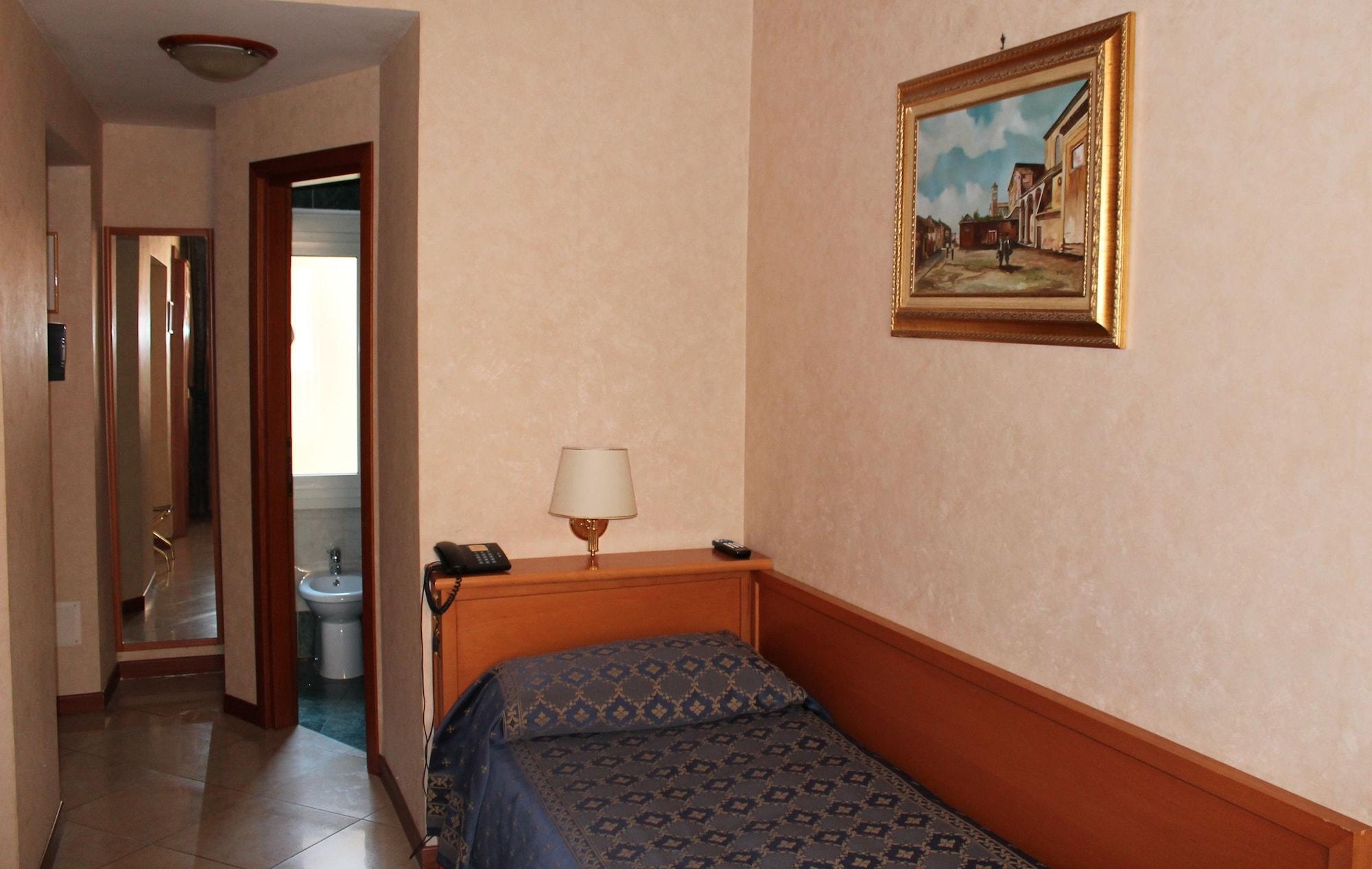 Orlanda Hotel