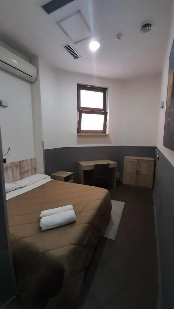 Hostel Youth Station *