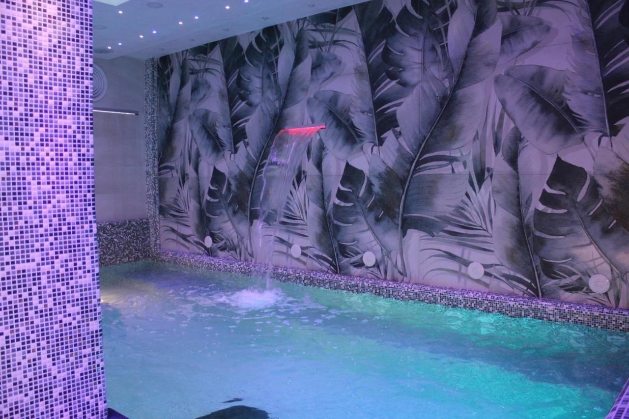 Center 2 Hotel 3*