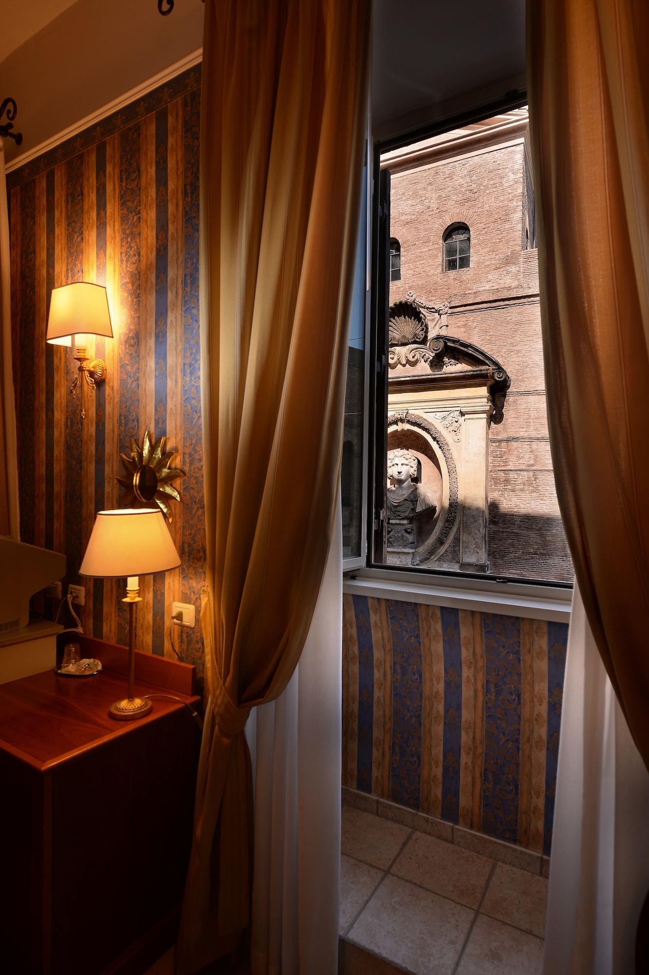 Hotel Golden 2*