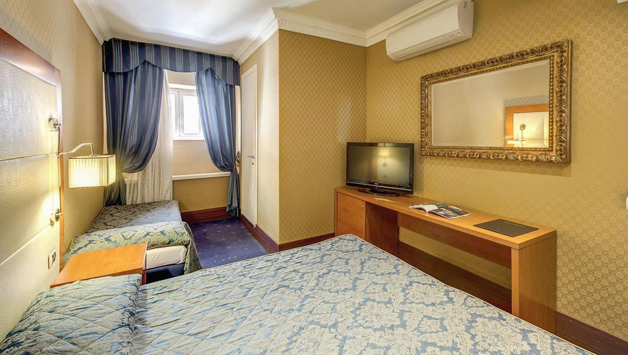 Hotel 939 3*