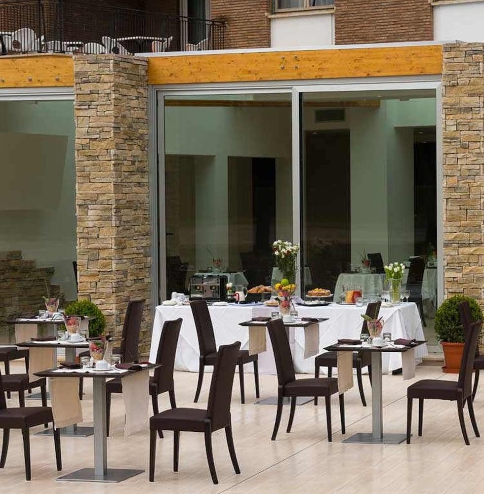 Hotel Ele Green Park Pamphili
