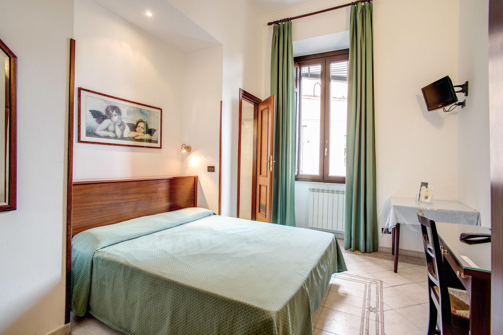Primavera Hotel 2*