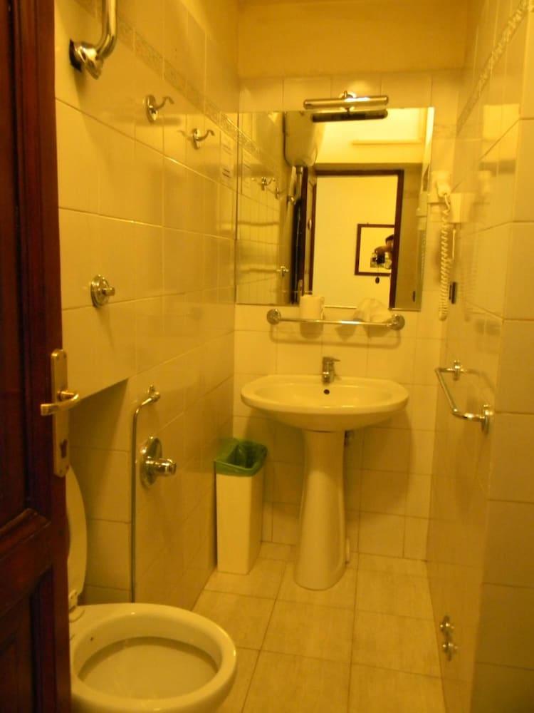 Primavera Hotel