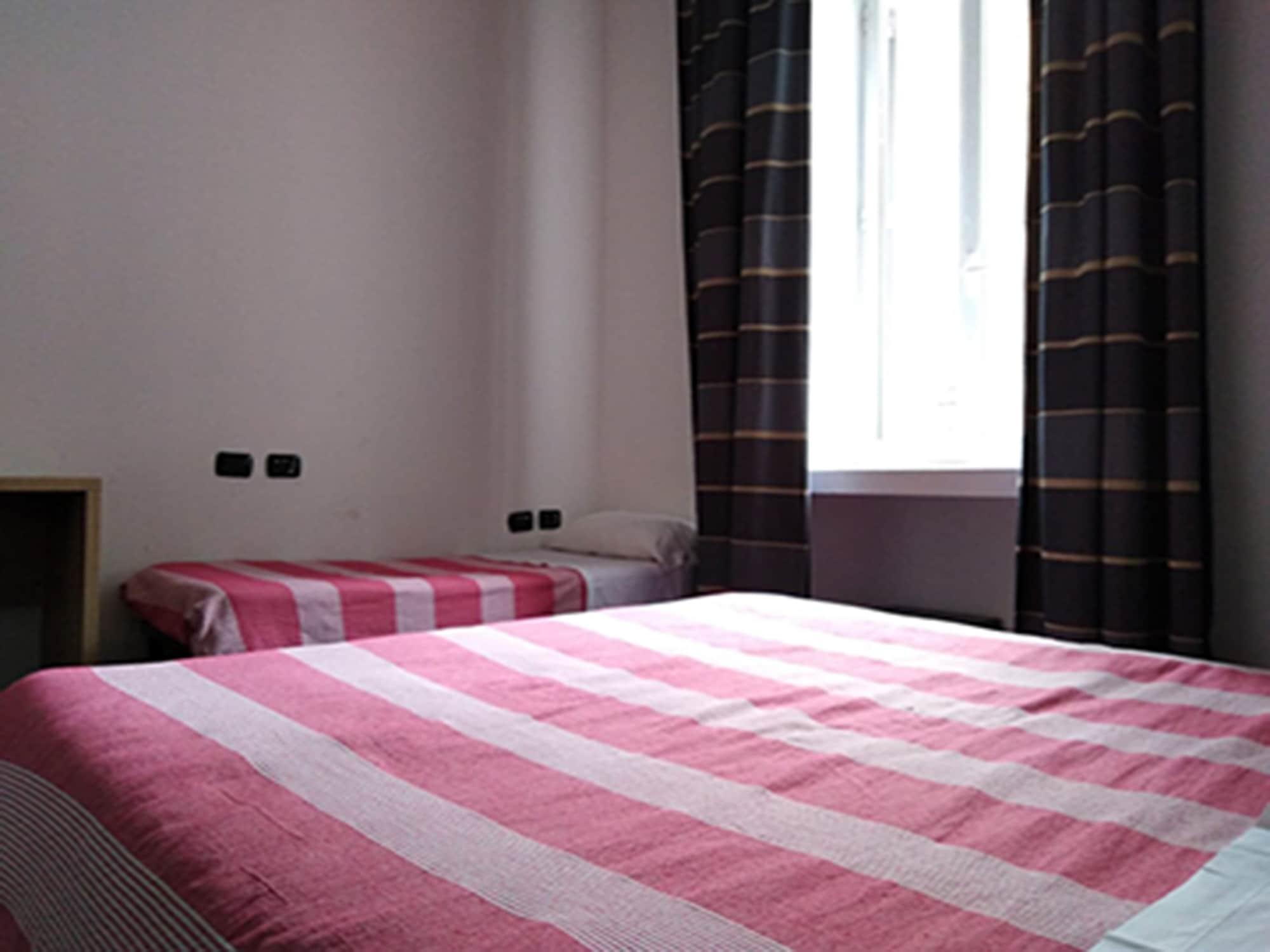 Hostel M&j Place
