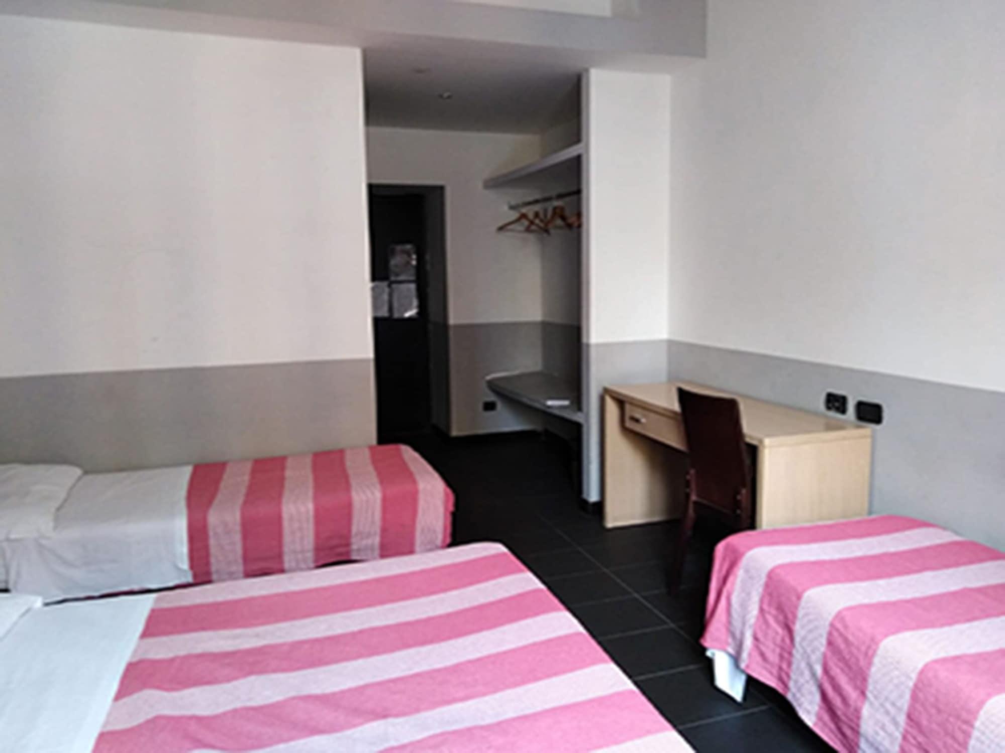 Hostel M&j Place