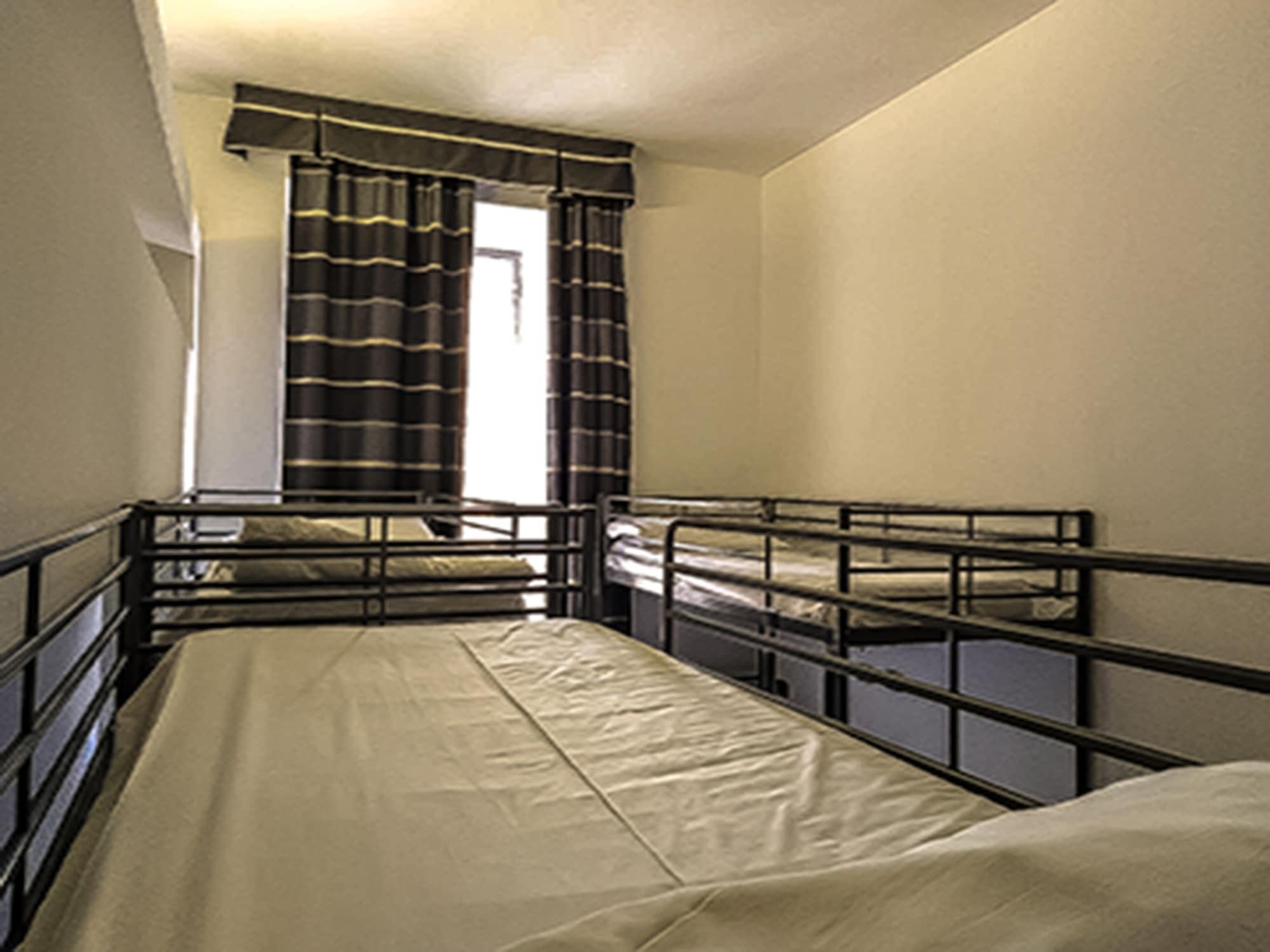 Hostel M&j Place