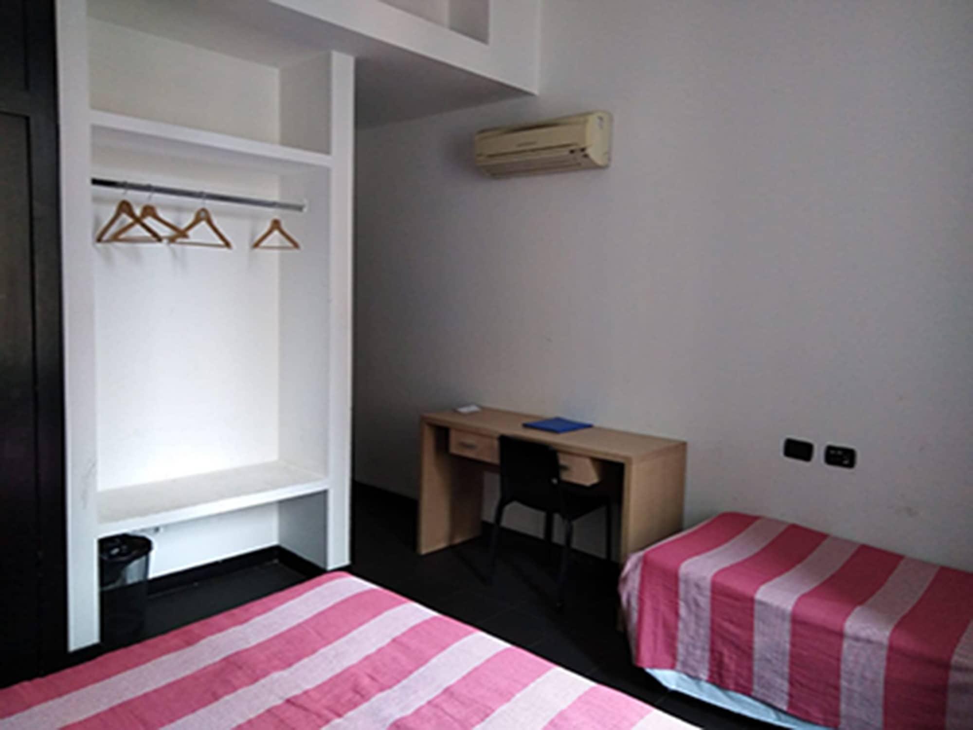 M&j Place Hostel