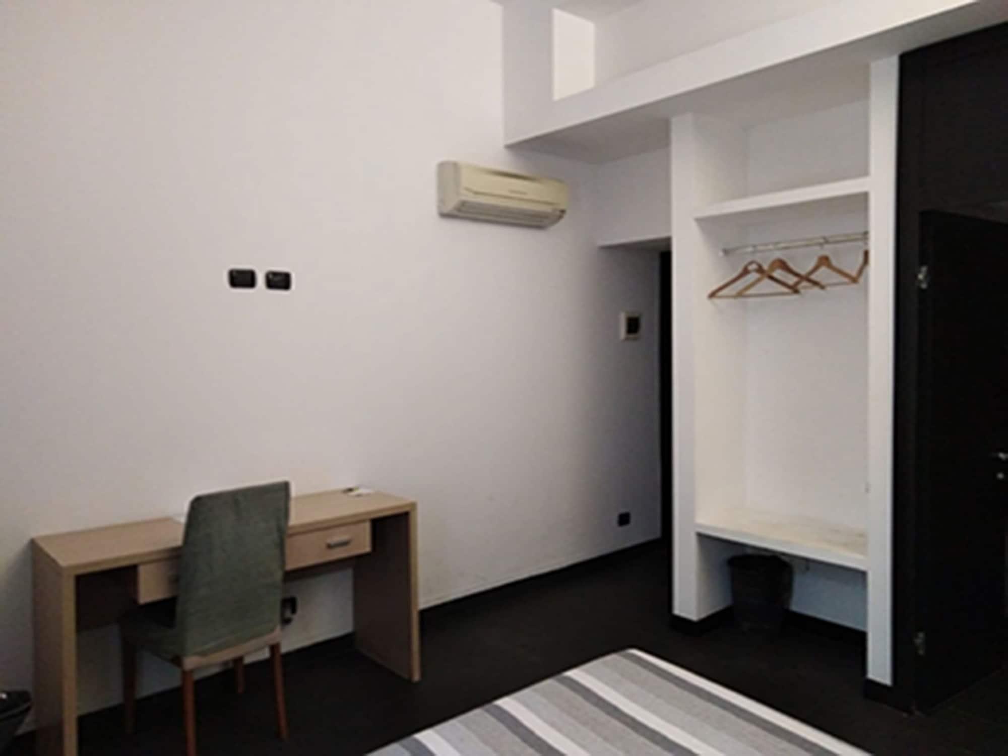 M&j Place Hostel *