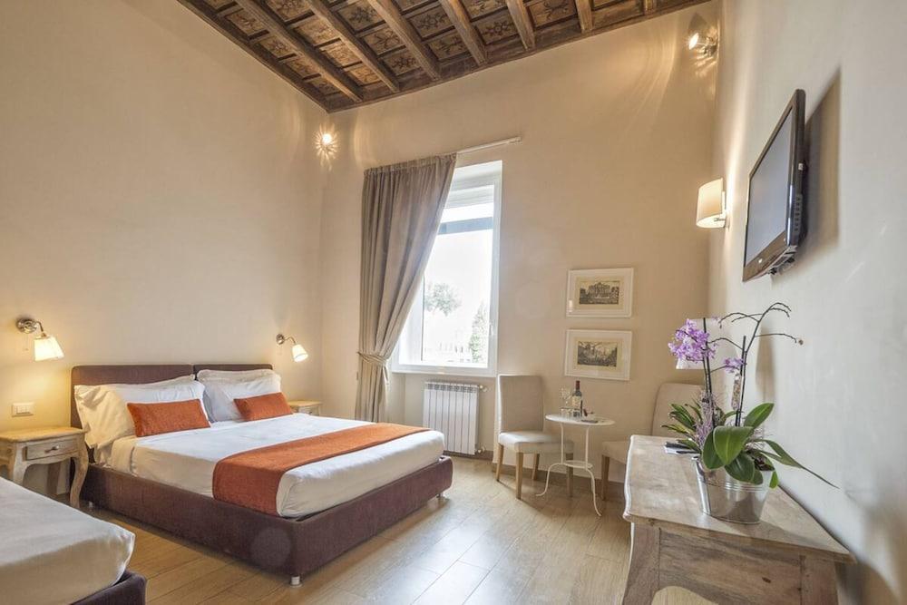 Little Queen Bed & Breakfast 3*
