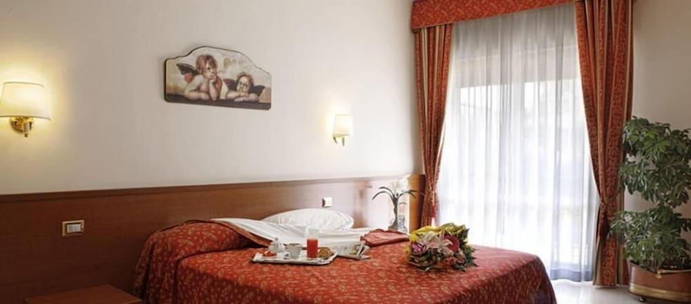 Vitti Hotel