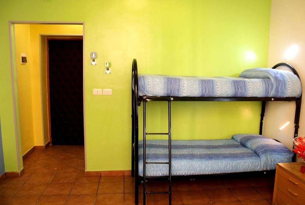 Hostel Legends *