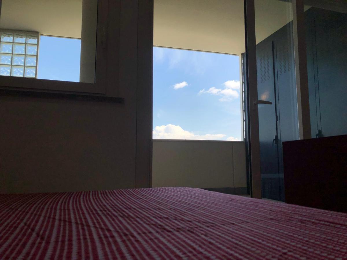 Kamchu With Terrace Near Metro Con Vista Appartamento