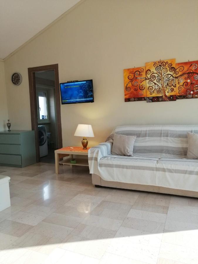 Apartamento Attico Luminoso Terrazza Metro A Aria Cond Wifi *