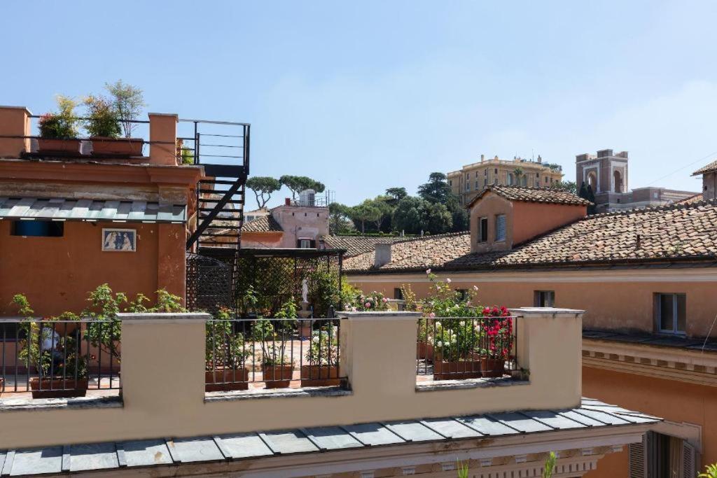 Appartamento Penthouse In Piazza Venezia With Terrace Roma