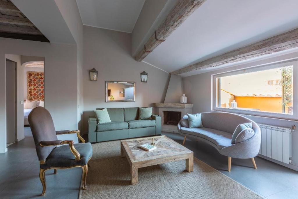 Penthouse In Piazza Venezia With Terrace Appartamento *