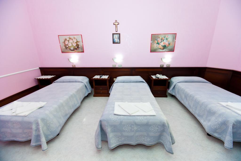 Couette-café Maria Cristina Brando 3*