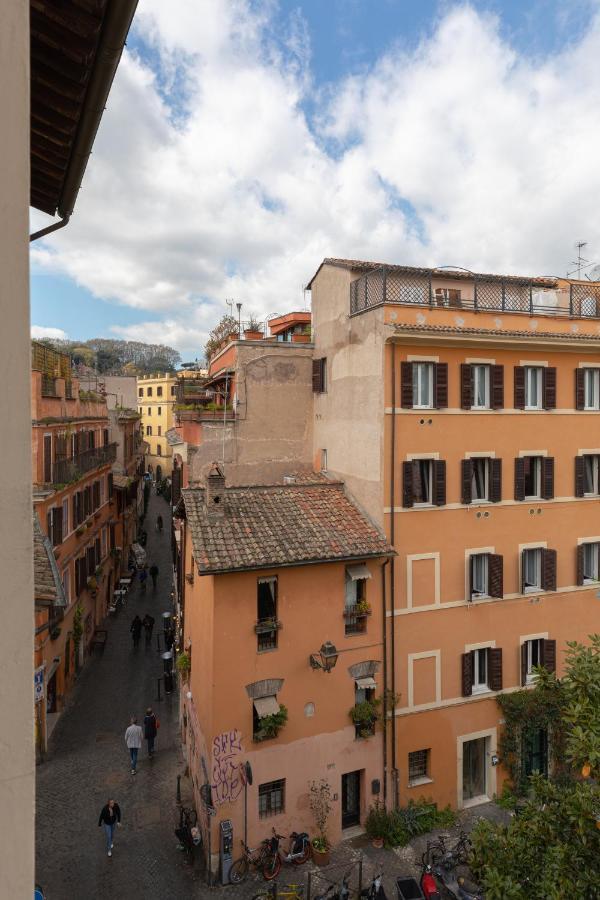 Apartment Amazing Penthouse With Terrace And Rooftop In Trastevere